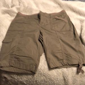 ⭐️⭐️ 3/$10.  olive green shorts